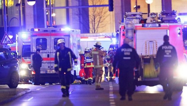 Βερολίνο: Η αστυνομία συνέλαβε ύποπτο ως τον οδηγό του φορτηγού που σκόρπισε τον θάνατο
