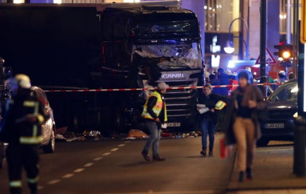 Δώδεκα οι νεκροί από την τρομοκρατική επίθεση στο Βερολίνο (βίντεο)