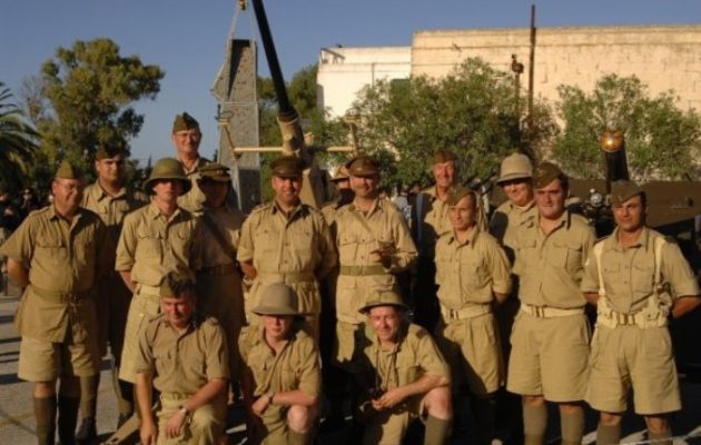 Οι Βρετανία έστειλε 20… Λώρενς στη Συρία να παίζουν στρατιωτάκια στην έρημο