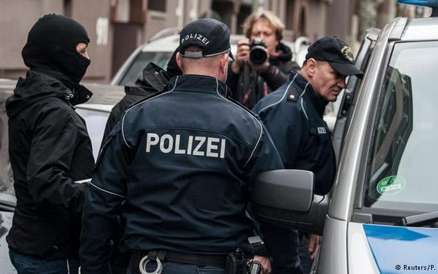 Το Βερολίνο απελαύνει για πρώτη φορά υπόπτους για τρομοκρατία που έχουν γεννηθεί στη Γερμανία