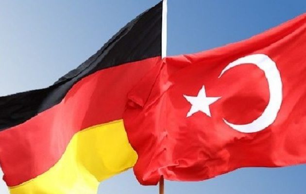 “Τσαμπουκάς” Τσαβούσογλου στη Γερμανία – Το Βερολίνο πουλάει “τρέλα”