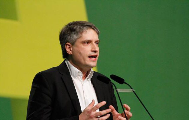 Eυρωβουλευτής Πρασίνων: Οι δανειστές παραβιάζουν ευρωπαϊκό εργατικό δίκαιο