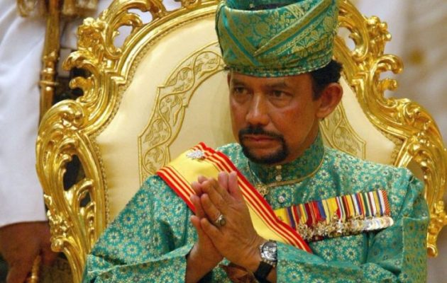 Ο ζάμπλουτος Σουλτάνος του Μπρουνέι απαγόρευσε τα Χριστούγεννα