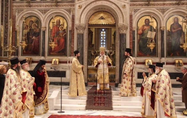 “Να ξεπεράσουμε τον εγωισμό” ζήτησε ο Ιερώνυμος στο χριστουγεννιάτικο μήνυμα