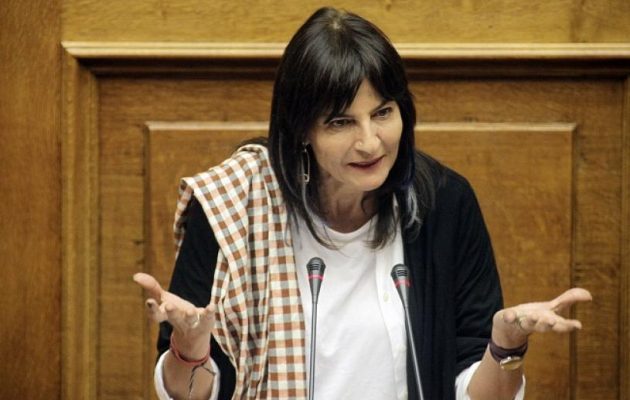 Κάποιος να τη συνεφέρει: Οι συνταξιούχοι είναι ωφελημένοι και δεν έπρεπε να πάρουν επίδομα (βίντεο)