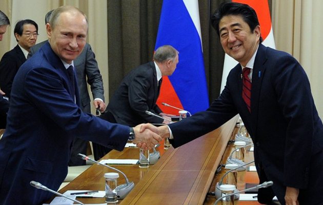 Συνάντηση Πούτιν – Άμπε: Βάζουν στην άκρη τις διαφορές Ρωσία – Ιαπωνία