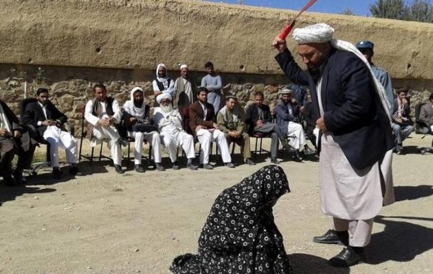 Ταλιμπάν αποκεφάλισαν γυναίκα γιατί βγήκε για ψώνια χωρίς άντρα!