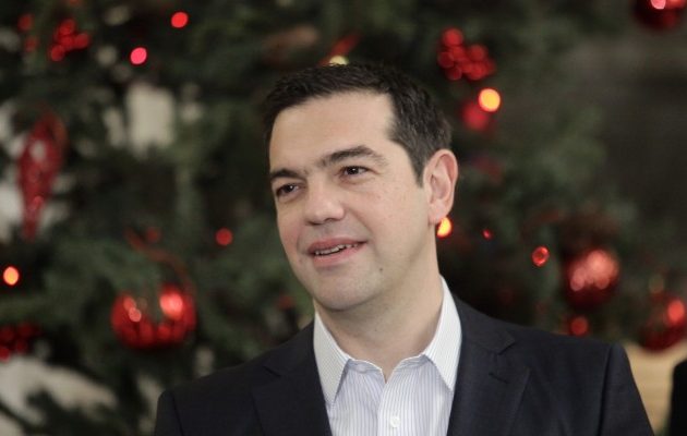 “Ποδαρικό” με ελπίδα και “ανηφόρα” ο Τσίπρας: Οι προτεραιότητες του 2017