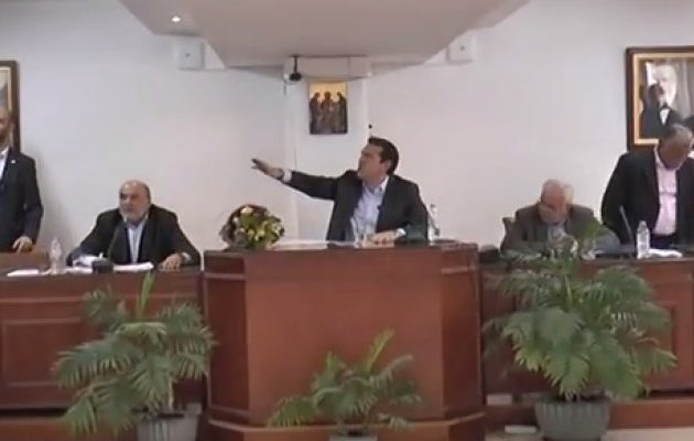 Απάντηση Τσίπρα στην προβοκάτσια: Εάν θέλετε θέατρο στις κάμερες, περάστε έξω (βίντεο)