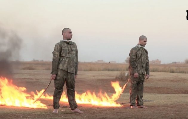 ΣΟΚ! Το Ισλαμικό Κράτος έκαψε ζωντανούς δύο Τούρκους αξιωματικούς (σκληρές φωτο)