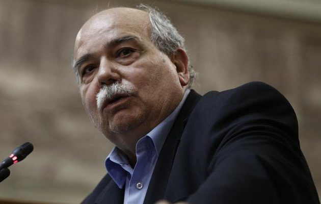 Βούτσης εναντίον Σόιμπλε για “βλακείες”, “ανοησίες” και “προσχήματα”