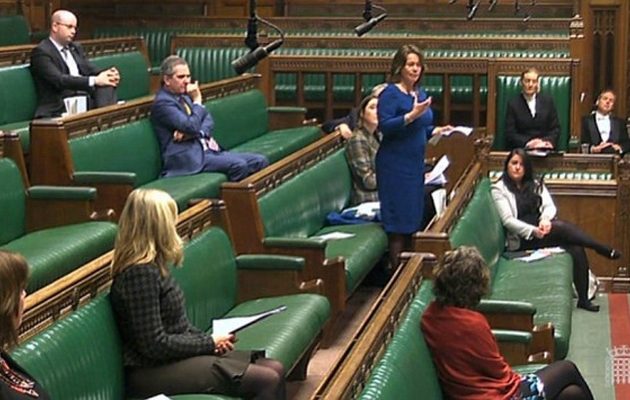 Σοκάρει βουλευτής: Πώς με βίασαν όταν ήμουν 14 ετών  (βίντεο)