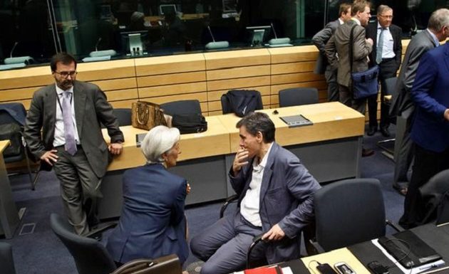 Süddeutsche Zeitung: Το (ψευτο)δίλημμα του Eurogoup με το ΔΝΤ για την Ελλάδα