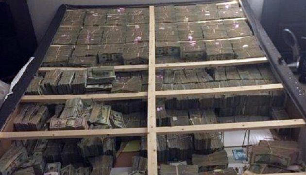 20 εκατομμύρια δολάρια κάτω από ένα στρώμα στη Βοστόνη