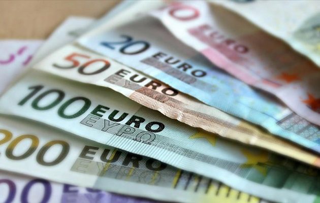 Μειώθηκαν κατά 900 εκατ. τα «φέσια» του Δημοσίου το Νοέμβριο