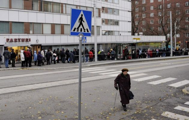 Εγγυημένο μηνιαίο εισόδημα 560 ευρώ ξεκίνησε  να χορηγεί η Φινλανδία σε 2.000 πολίτες