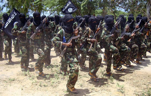 Οι τζιχαντιστές της Αλ Σεμπάμπ (Αλ Κάιντα) χτύπησαν στρατόπεδο στην Κένυα – Πολλές απώλειες