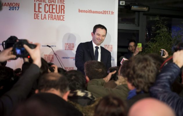 Νικητής ο Αμόν στον α΄γύρο για το χρίσμα των Γάλλων Σοσιαλιστών – Θα “κονταροχτυπηθεί” με τον Βαλς