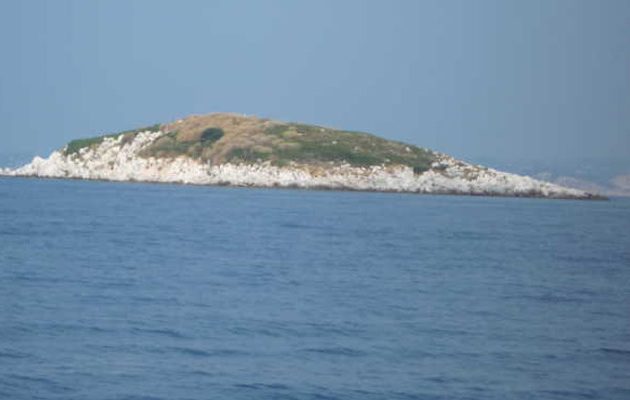 Σε παράκρουση η Τουρκία: «Η Ελλάδα εγκατέλειψε τα Ίμια»