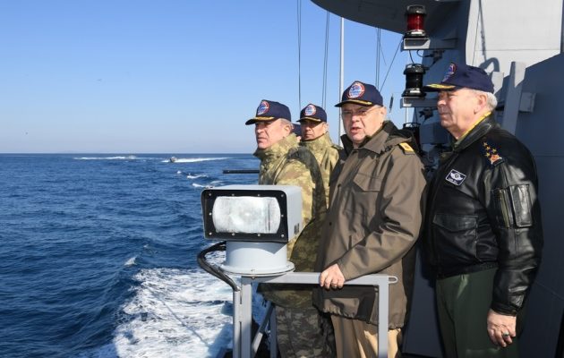 Οι Τούρκοι ειρωνεύονται ότι έφτασαν στα Ίμια δίχως αντίσταση – Προφανώς ήθελαν να τους βυθίσουμε