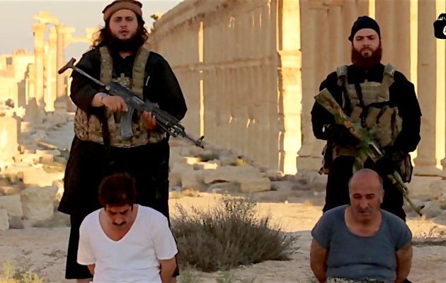 Το Ισλαμικό Κράτος εκτέλεσε δύο Σύρους στρατιώτες στο αρχαίο αμφιθέατρο της Παλμύρας
