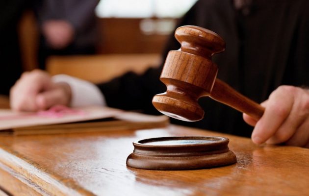 Δικαστής κατηγορείται ότι αθώωνε όσες κατηγορούμενες περνούσαν από το κρεβάτι του