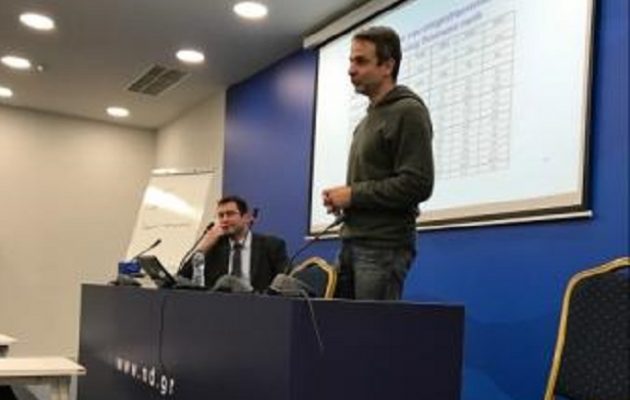 Που πήγε φορώντας  φούτερ με κουκούλα ο Κυριάκος Μητσοτάκης