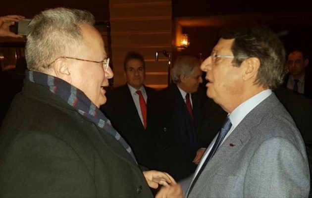 Έφτασε ο Κοτζιάς στη Γενεύη – Είδε λίγο τον Αναστασιάδη