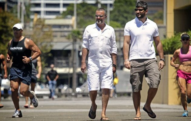 Θύμα χάκερ ο σύντροφος του Τζορτζ Μάικλ: Δεν έγραψα ποτέ ότι αυτοκτόνησε