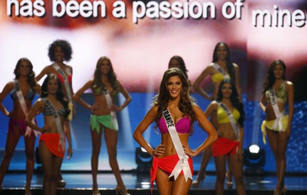 Χάσαμε το φως μας με τη νέα Μις Υφήλιος (φωτο+βίντεο)