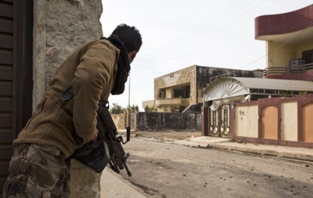 Ο ιρακινός στρατός απελευθέρωσε την πρώτη γειτονιά της δυτικής Μοσούλης