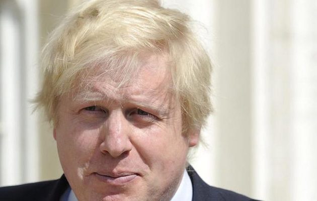 Μπόρις Τζόνσον: Η Βρετανία μπορεί να στείλει «ανθρώπους και ειδικούς» παρατηρητές στη Λιβύη