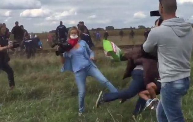 Τρία χρόνια με αναστολή στην Ουγγαρέζα εικονολήπτρια που κλώτσησε πρόσφυγες (βίντεο)