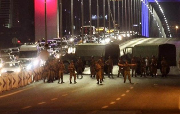 Τουρκία: Ισόβια σε δύο υψηλόβαθμους στρατιωτικούς για εμπλοκή στο πραξικόπημα