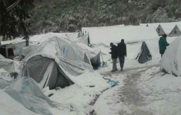 Πλοίο του Πολεμικού Ναυτικού στη Λέσβο για την φιλοξενία των προσφύγων