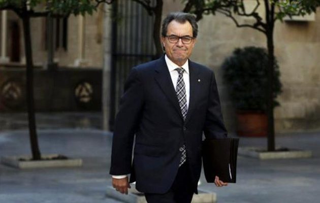 Δημοψήφισμα για την ανεξαρτητοποίηση από την Ισπανία υπόσχεται ο Καταλανός πρόεδρος