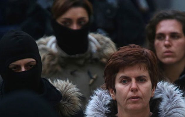 Ετοιμος να τιναχτεί στον αέρα μαζί με αστυνομικούς ήταν ο συνεργός της Ρούπα