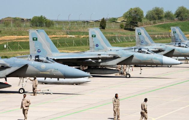 Η Σαουδική Αραβία αγοράζει σαν “τρελή” πολεμικά αεροπλάνα – Παραλαμβάνει 84 νέα F-15