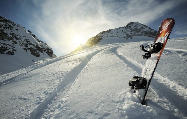 Απίστευτο: Snowboard στα στενά της Σκοπέλου (βίντεο)