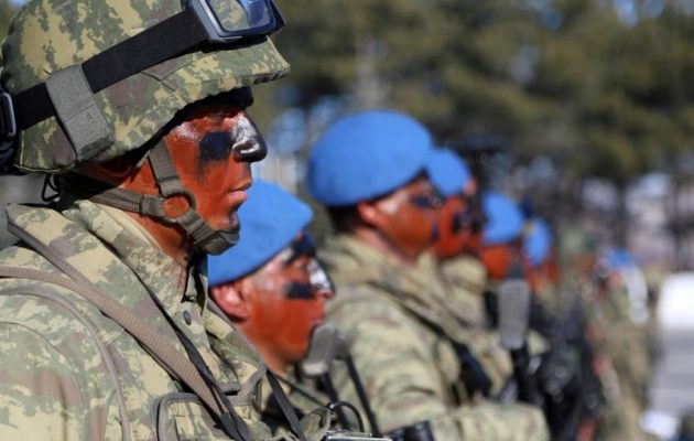 Υπό κατάρρευση ο τουρκικός στρατός: 3.000 κομάντος ερευνήθηκαν για σχέσεις με το PKK