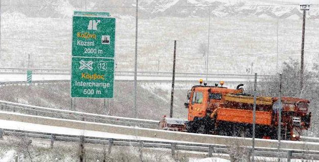 Η σφοδρή χιονόπτωση προκαλεί μπλακ άουτ στη Δυτική Μακεδονία – Χωρίς ρεύμα 40 χωριά
