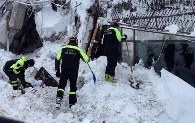 Οκτώ οι επιζώντες στο ξενοδοχείο που καταπλακώθηκε από τη χιονοστιβάδα
