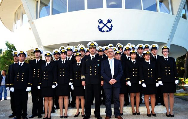 Σε ποιο νησί της Δωδεκανήσου ιδρύεται σχολή του εμπορικού ναυτικού