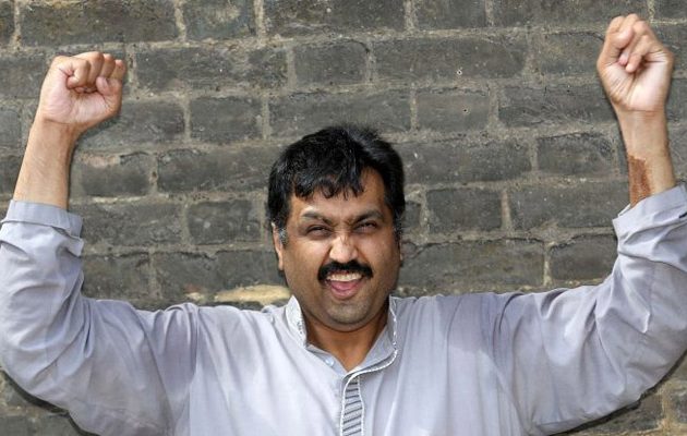 Ένα εκατ. δολάρια στον 44χρονο με το βιονικό πέος για να γυρίσει τσόντες