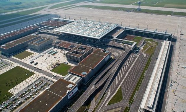 Νέο σκάνδαλο στη Γερμανία: “Καταστάσεις εκβιασμού” στο νέο αεροδρόμιο του Βερολίνου