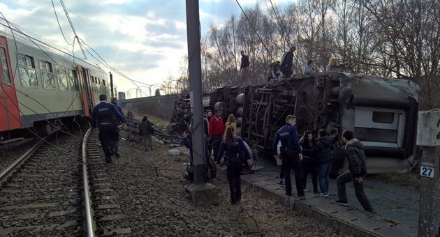 Βρυξέλλες: Εκτροχιάστηκε τρένο – Ένας νεκρός και πάνω από 20 τραυματίες