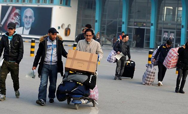 Επιταχύνει τις απελάσεις μεταναστών η Γερμανία – 18 Αφγανοί επέστρεψαν στην Καμπούλ