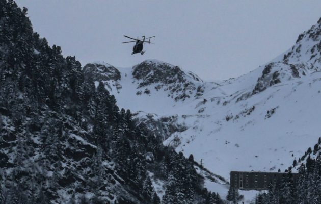 Tραγωδία στις γαλλικές Άλπεις: Τουλάχιστον τέσσερις νεκροί από χιονοστιβάδα (βίντεο)