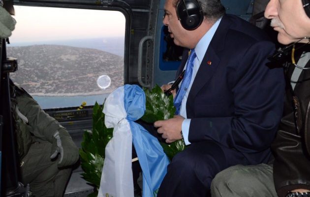 Πάνω από τα Ίμια με ελικόπτερο ο Καμμένος – Τιμή στους ήρωες (φωτο)