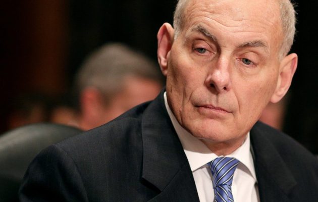 Ο Αμερικανός υπουργός Εσωτερικής Ασφάλειας διέψευσε ότι θα γίνουν “μαζικές απελάσεις”